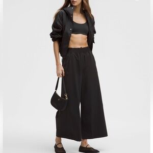 Lululemon Stretch Woven Ruffle-Waist Wide-Leg Pants *short length